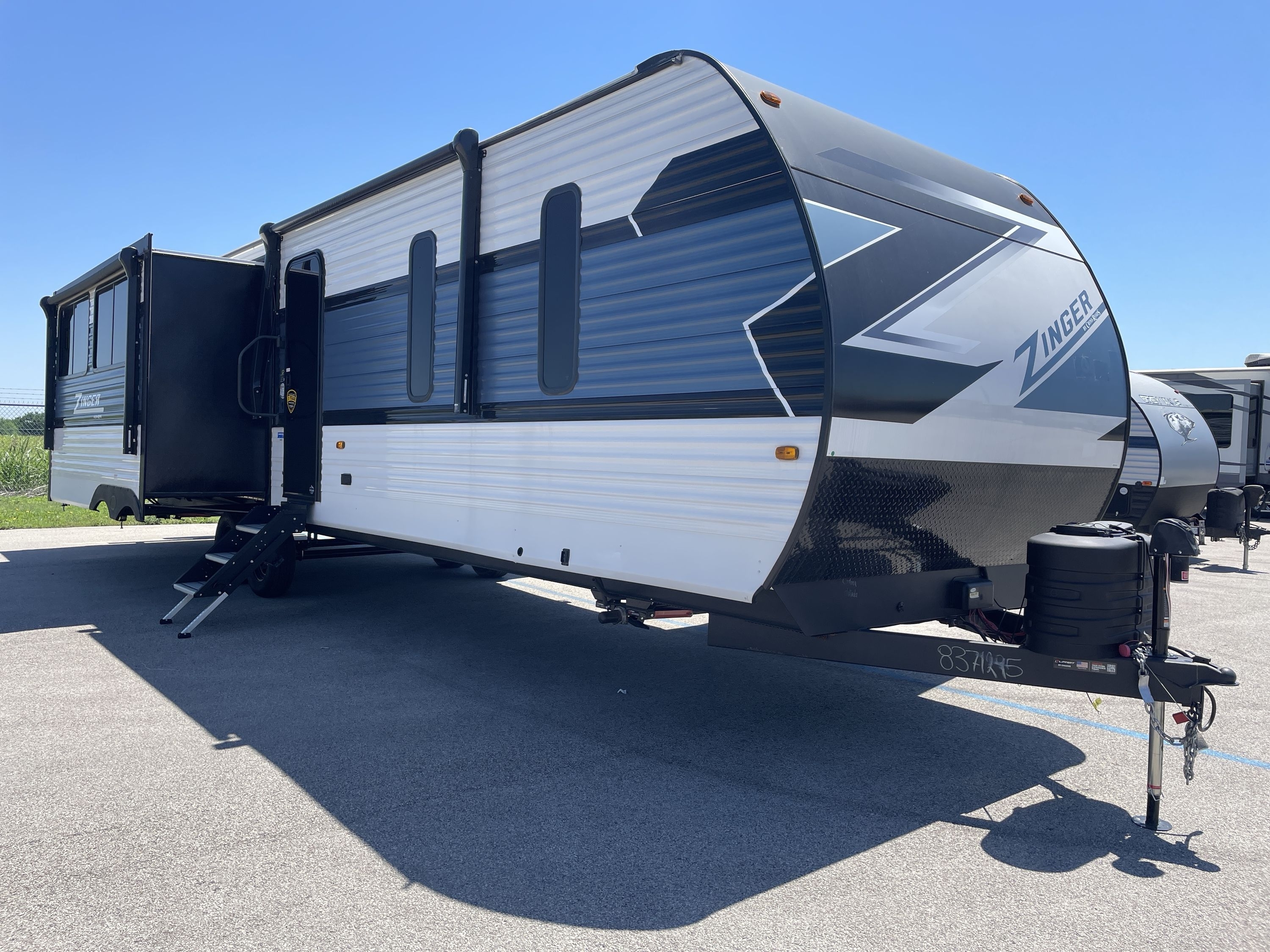 2025 Crossroads ZINGER 340RE RV