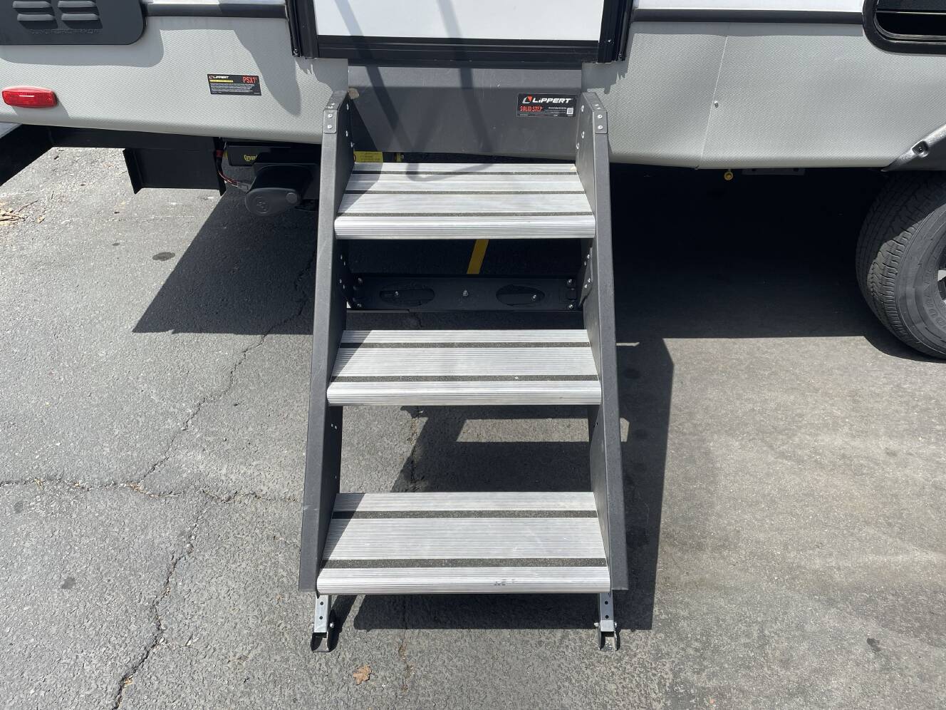 A photo of this 2024 Keystone COUGAR 26RBSWE