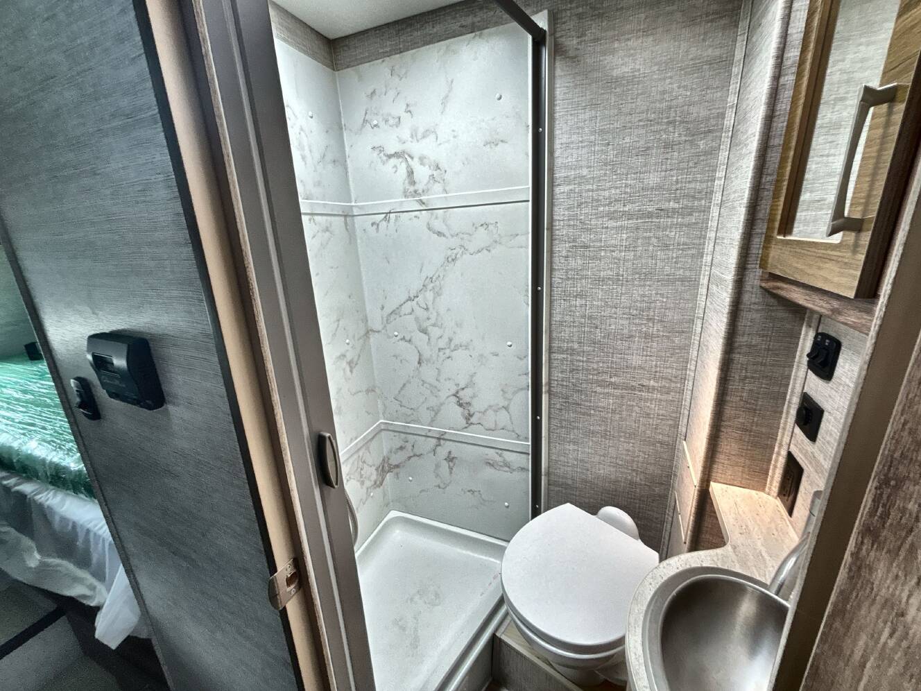 A photo of this 2021 Jayco MELBOURNE PRESTIGE 24TP