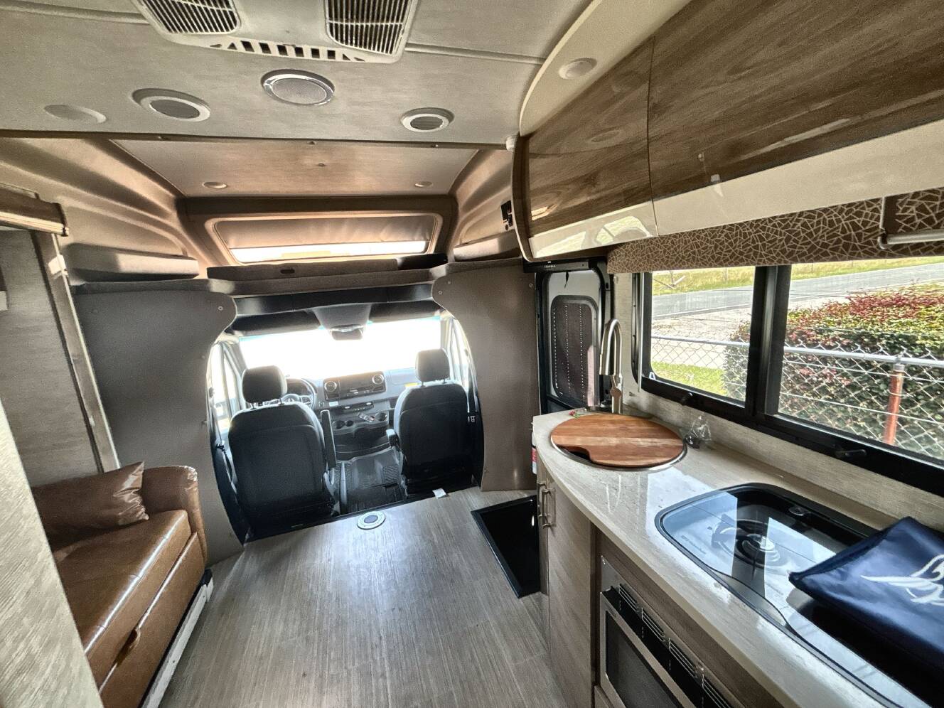 A photo of this 2021 Jayco MELBOURNE PRESTIGE 24TP