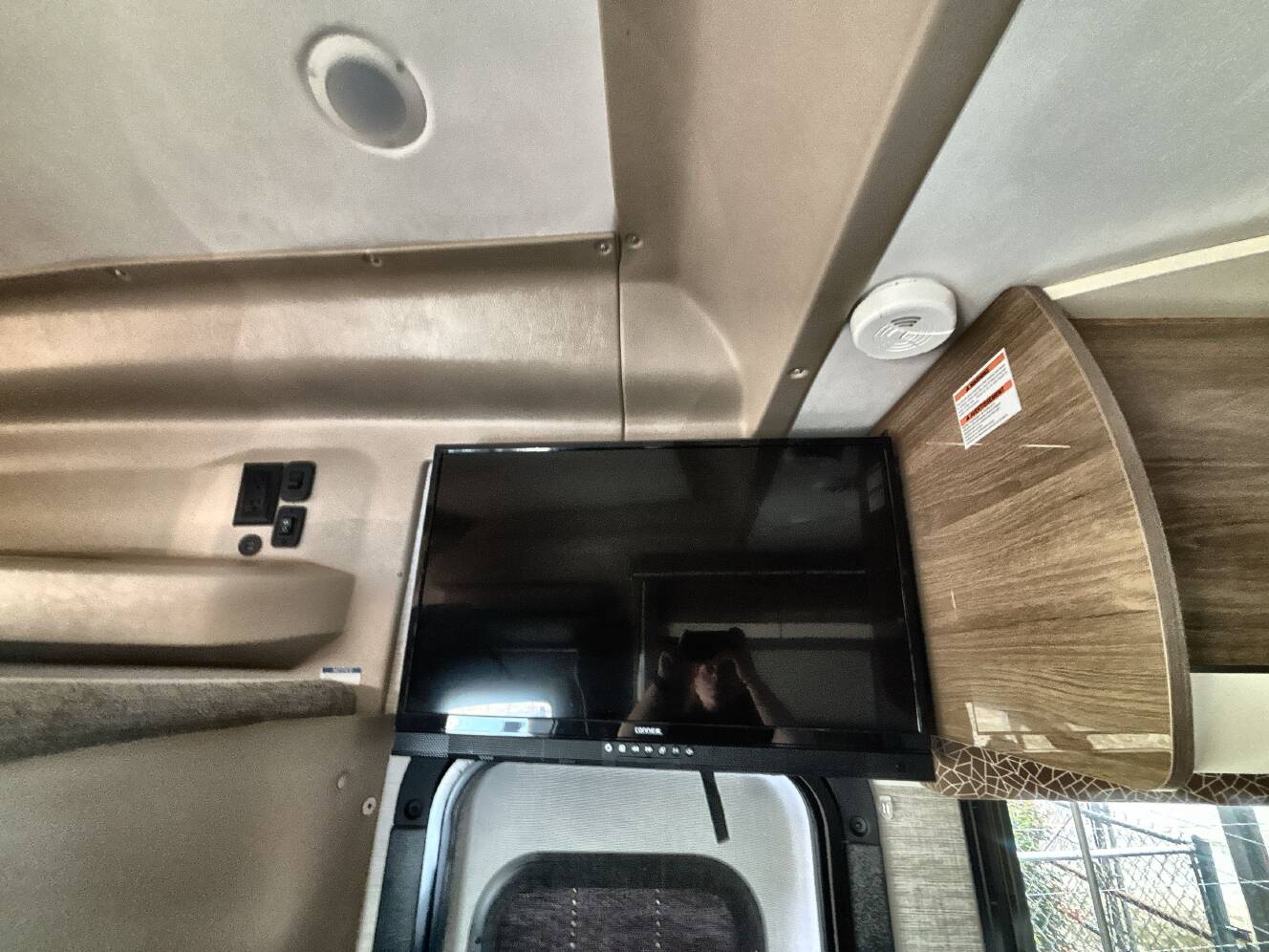 A photo of this 2021 Jayco MELBOURNE PRESTIGE 24TP