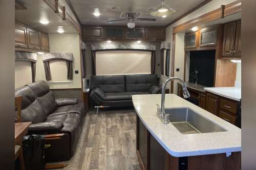 2018 Heartland BIGHORN TRAVELER 32RS in anderson CA
