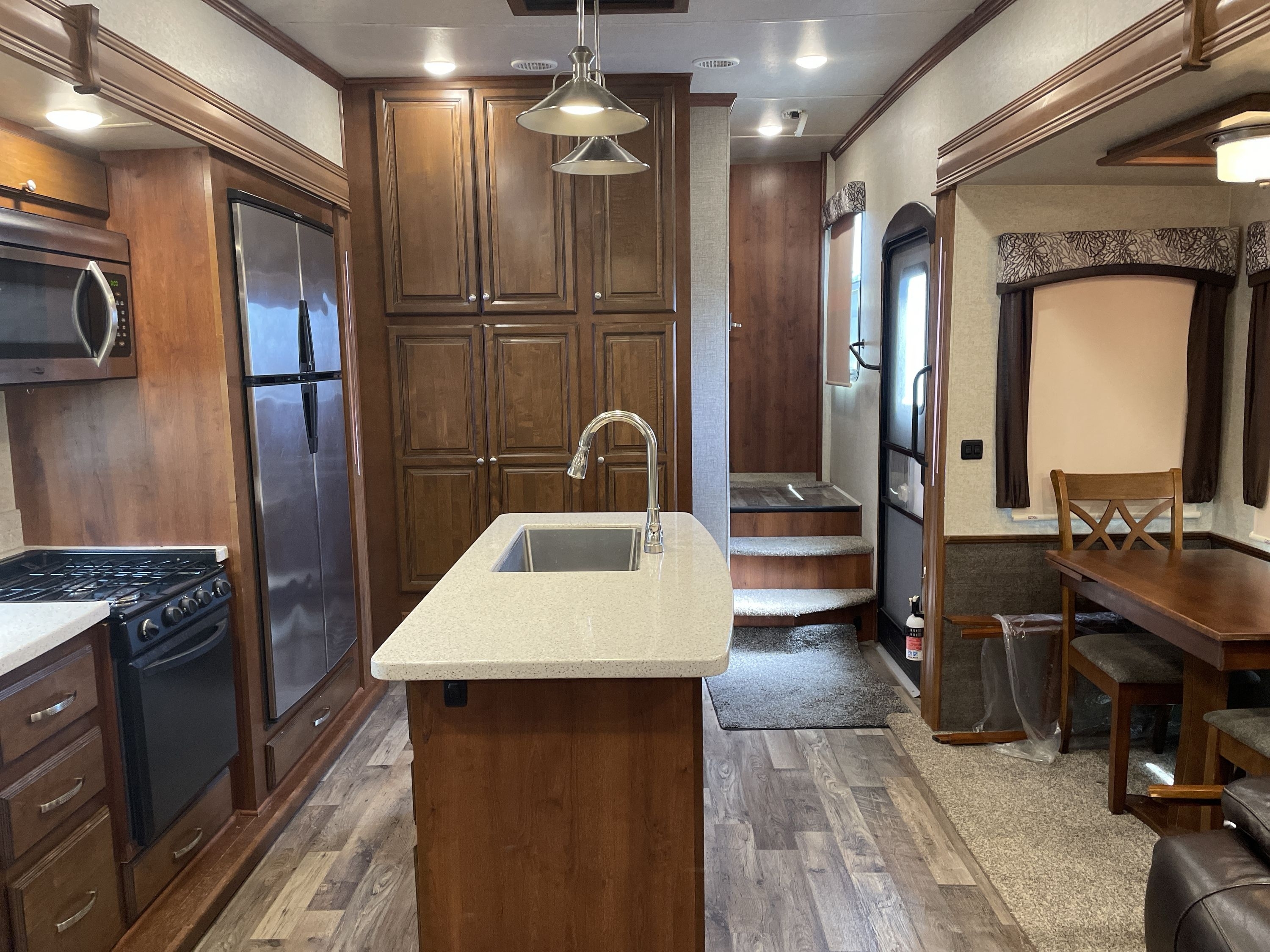 2018 Heartland BIGHORN TRAVELER 32RS in anderson CA