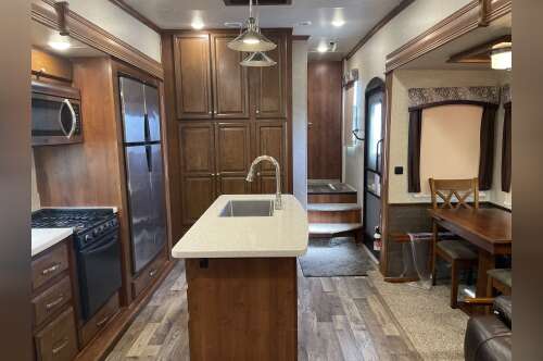2018 Heartland BIGHORN TRAVELER 32RS in anderson CA