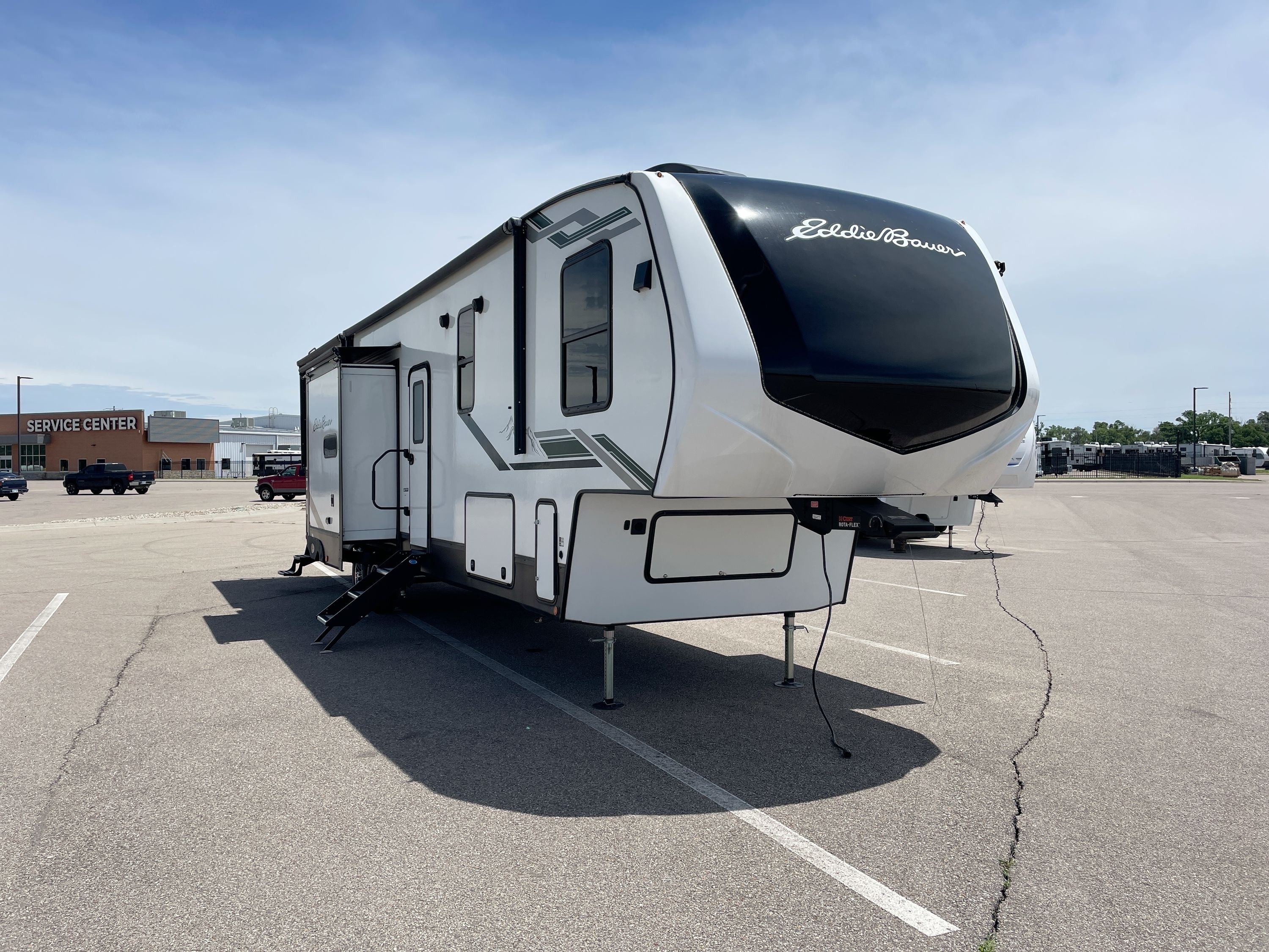 2024 Dutchmen EDDIE BAUER 360LF in wichita KS