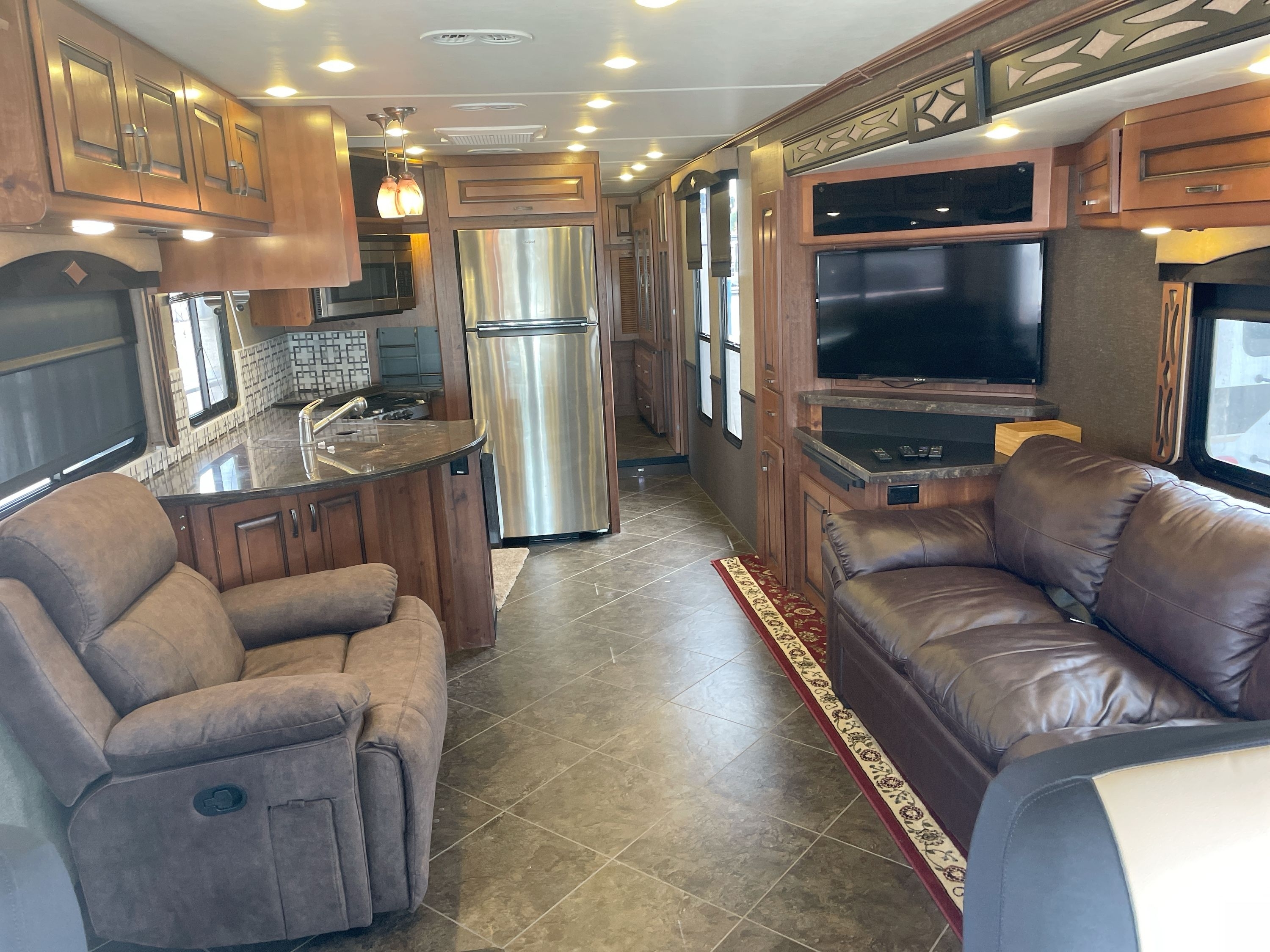 2013 Fleetwood EXCURSION 35B in dover FL