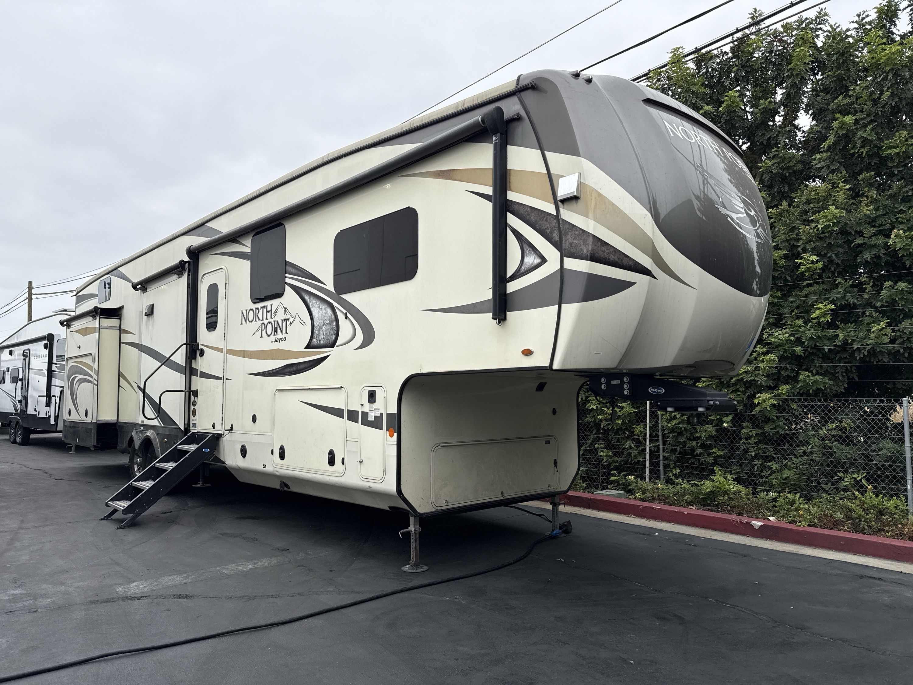 2019 Jayco NORTH POINT 379DBFS RV