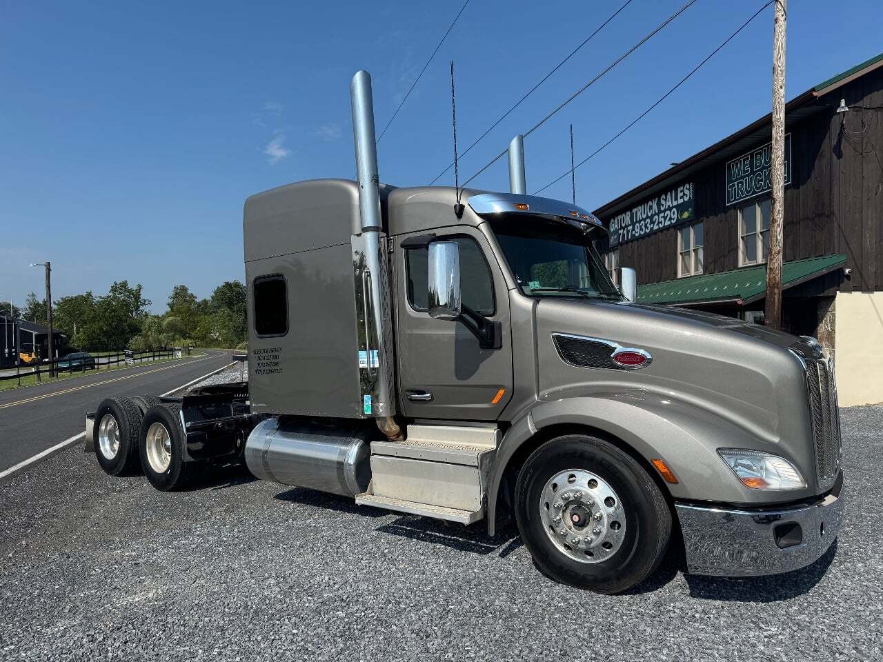 2020 PETERBILT 579 in Bethel, PA