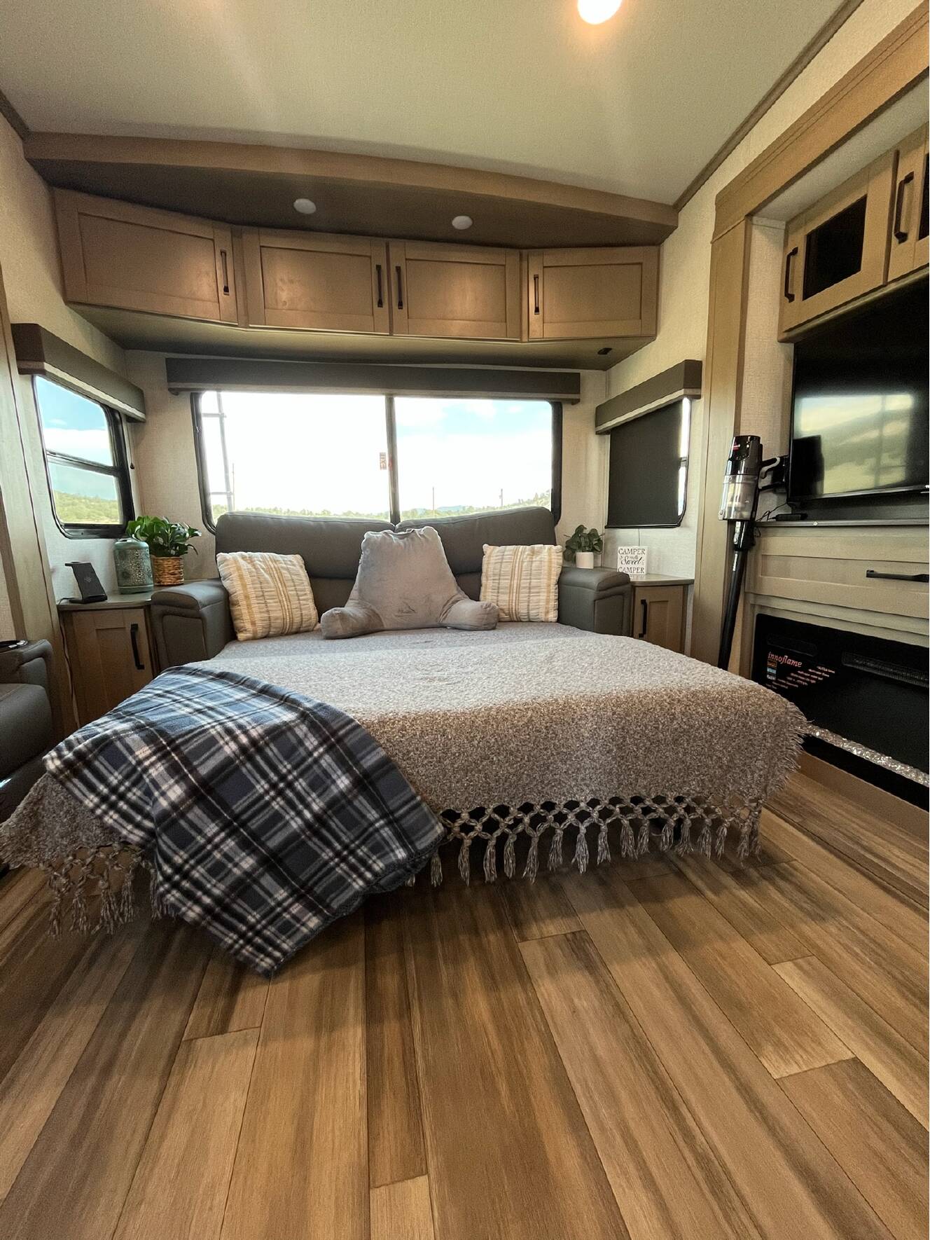 A photo of this 2024 Grand Design REFLECTION 337RLS