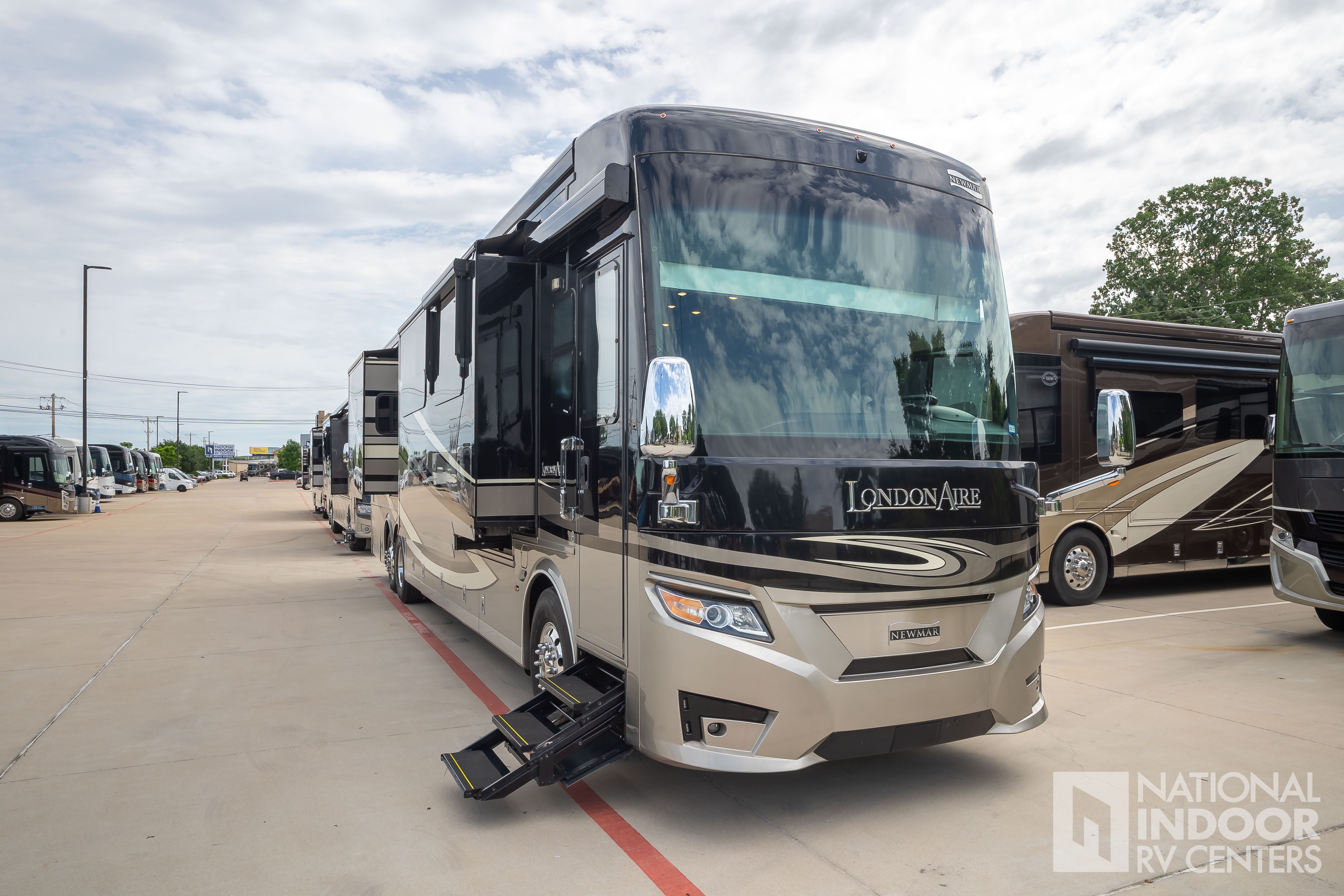 2019 Newmar London Aire 4534 in lewisville TX