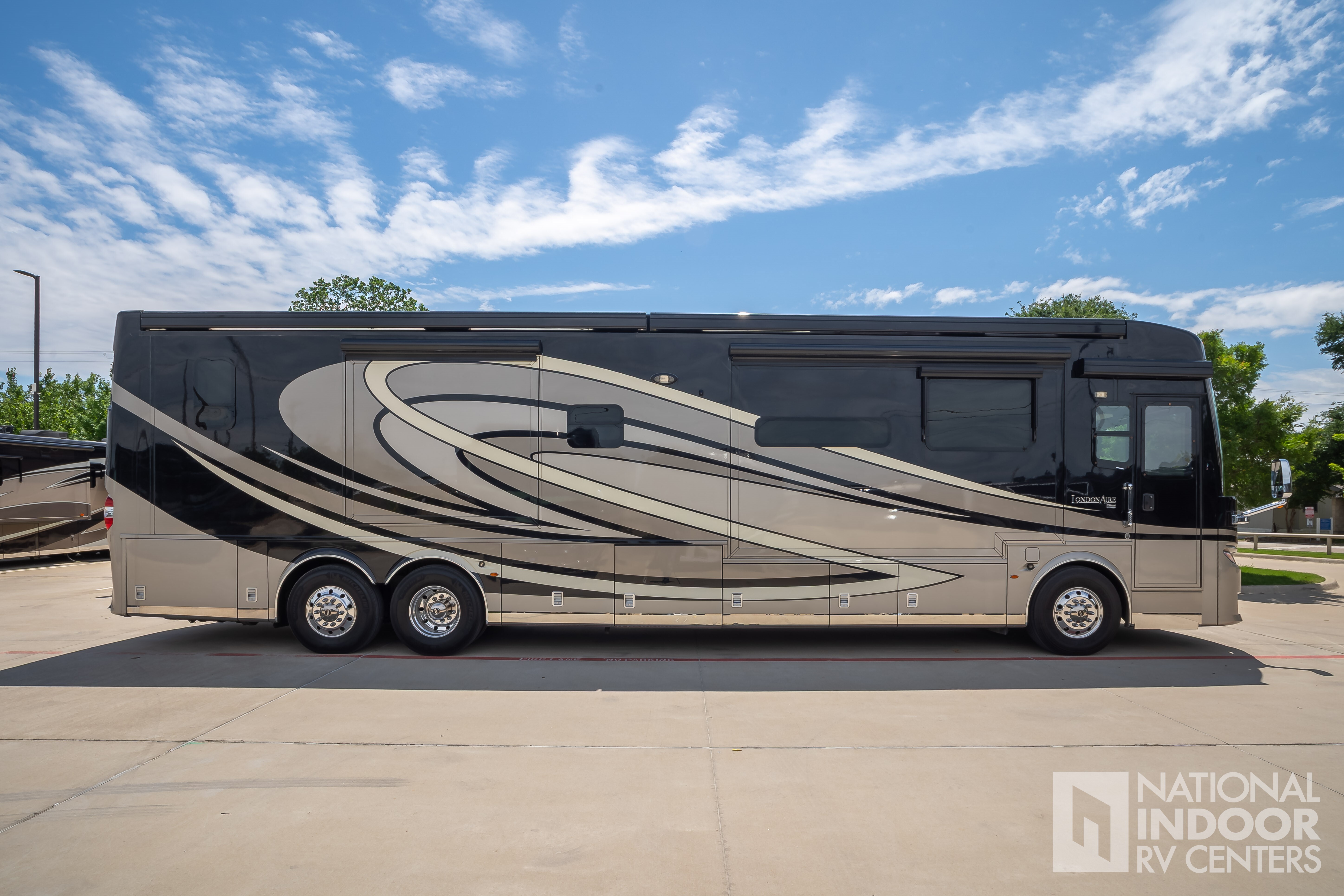 2019 Newmar London Aire 4534 in lewisville TX