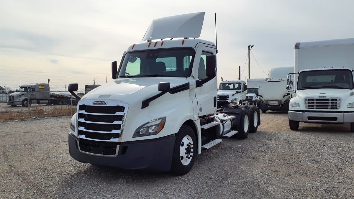 2022 FREIGHTLINER CASCADIA 126 in Birmingham, AL