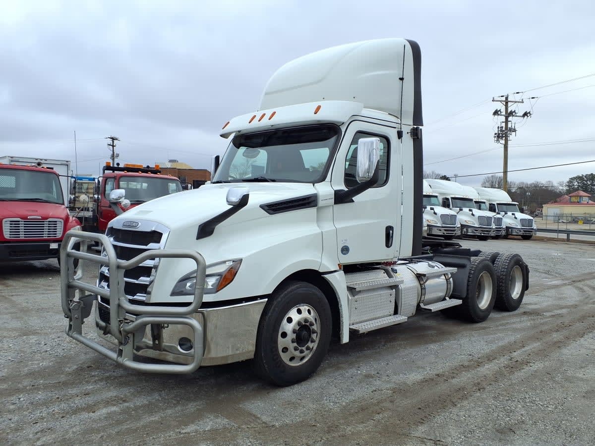 2020 FREIGHTLINER CASCADIA 126 in Greenville, SC