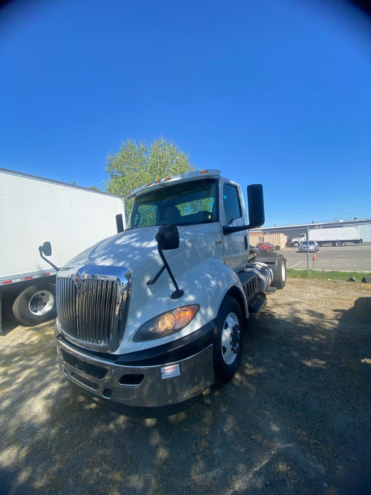 2019 INTERNATIONAL RH613 DAYCAB S/A in Santa Fe Springs, CA