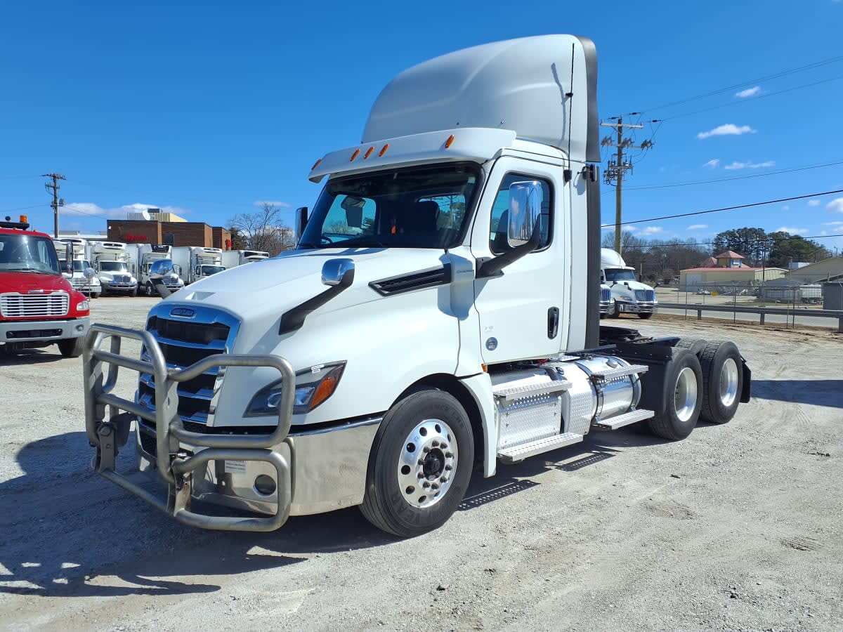 2020 FREIGHTLINER CASCADIA 126 in Greenville, SC