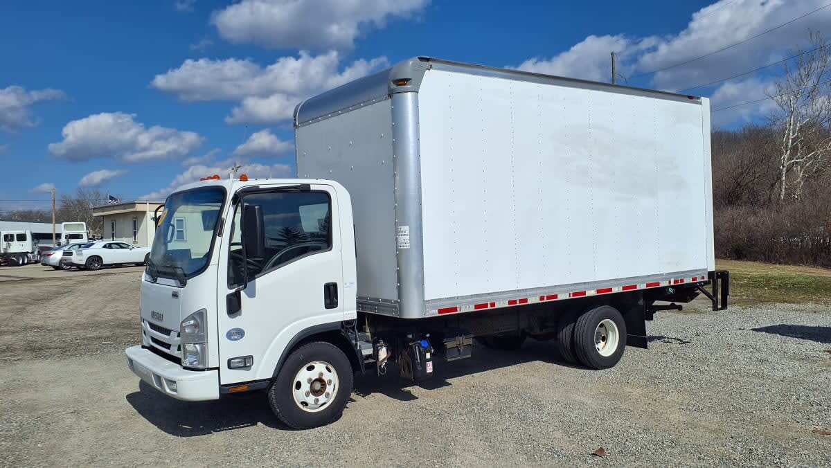 2018 ISUZU NPR HD in Cincinnati, OH