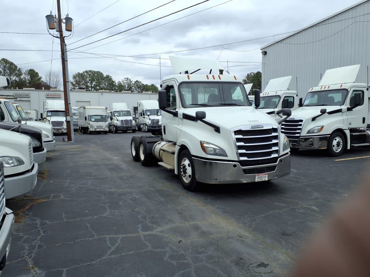 2019 FREIGHTLINER CASCADIA 126 in Atlanta, GA