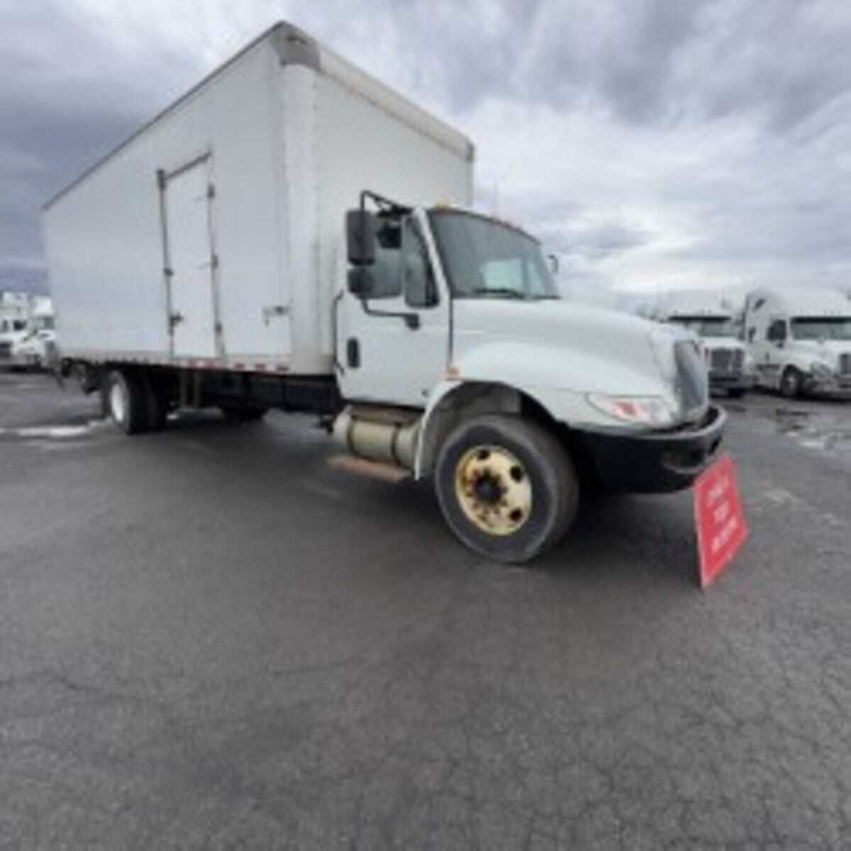 2019 INTERNATIONAL 4300 in Hampton, VA