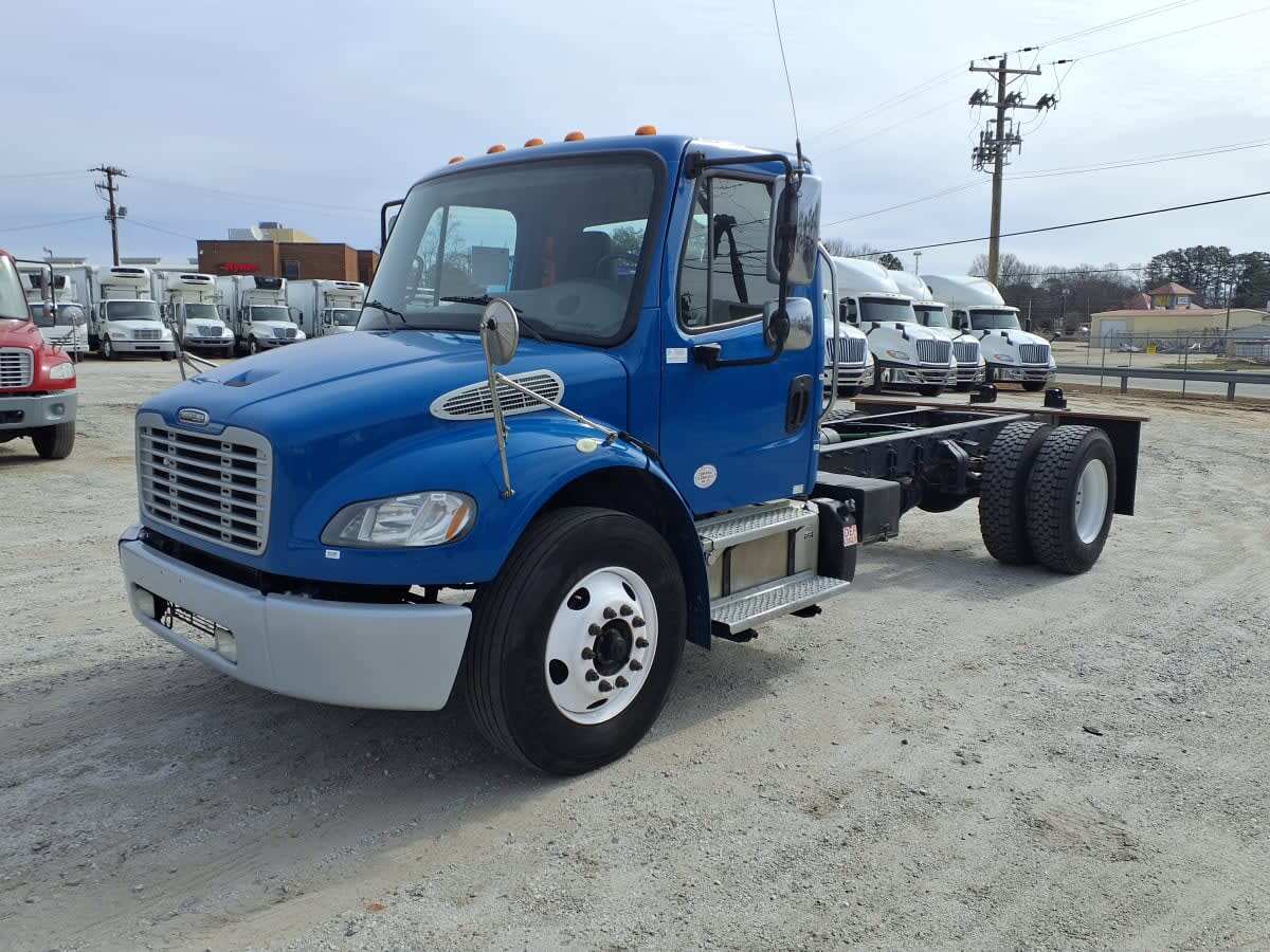 2019 FREIGHTLINER BUSINESS CLASS M2 106 in Greenville, SC