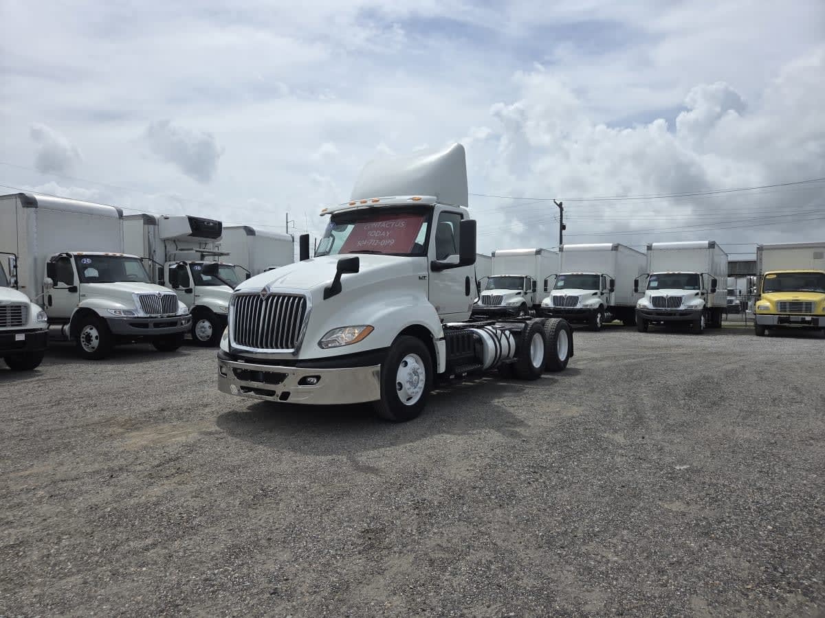 2019 INTERNATIONAL LT625 DAYCAB T/A in Saint Rose, LA