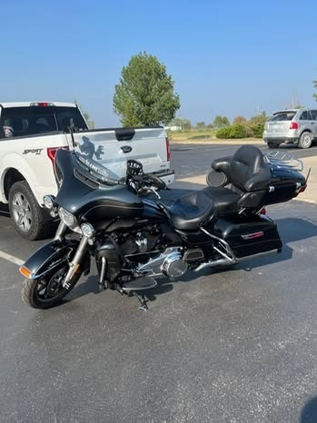 2017 Harley-Davidson STREET GLIDE ULTRA ULTRA in Baldwin City, KS