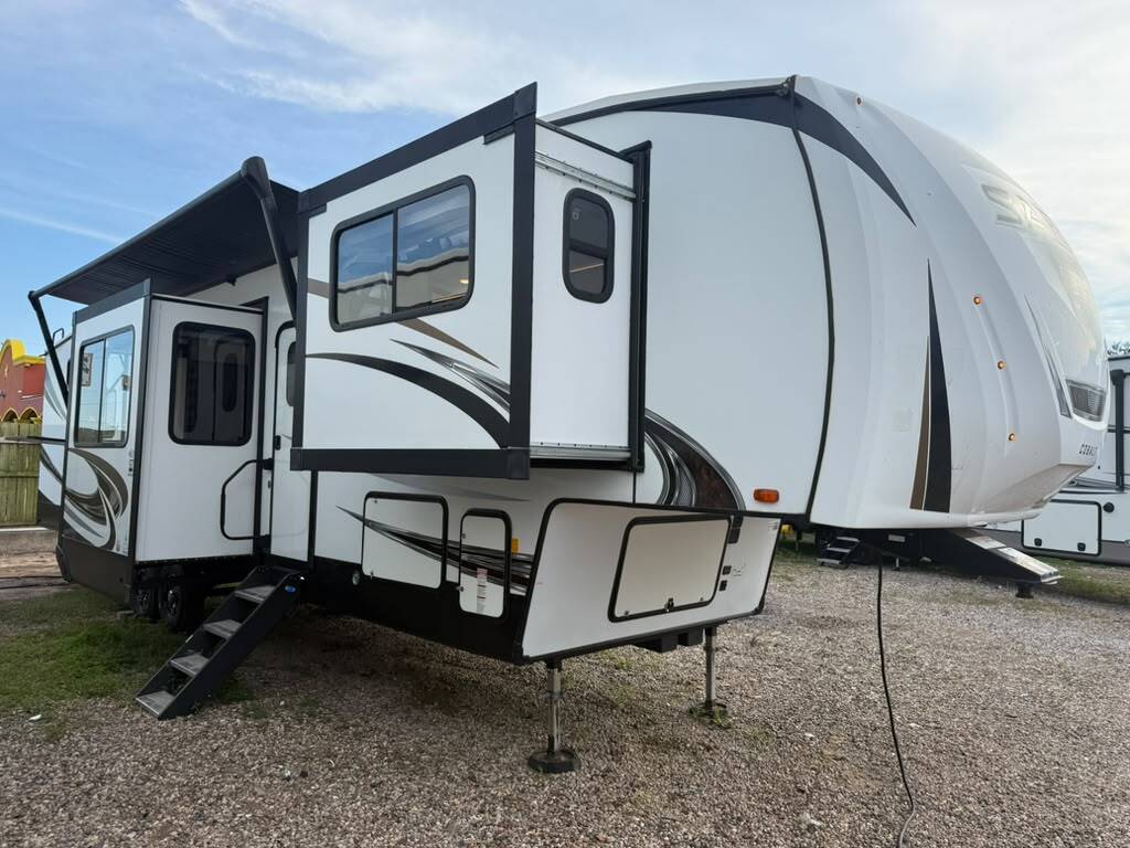 2021 Forest River SABRE 37FLH in porter TX