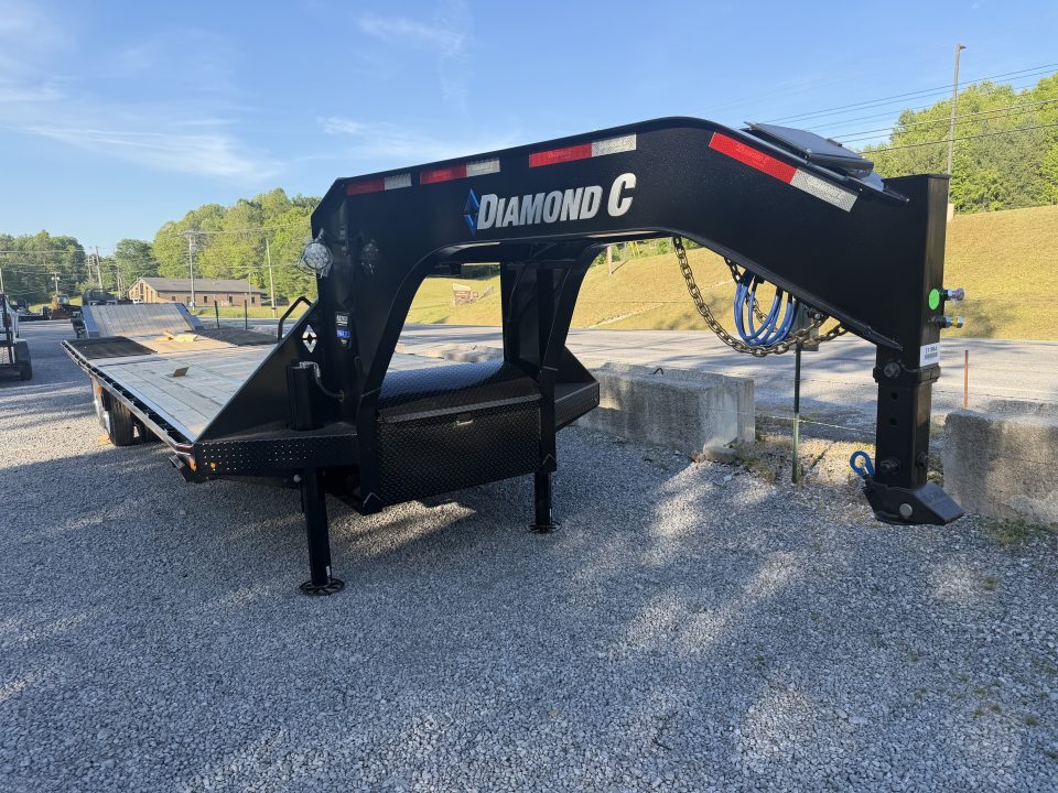 2026 Diamond C Trailers FMAX212 in Unicoi, TN