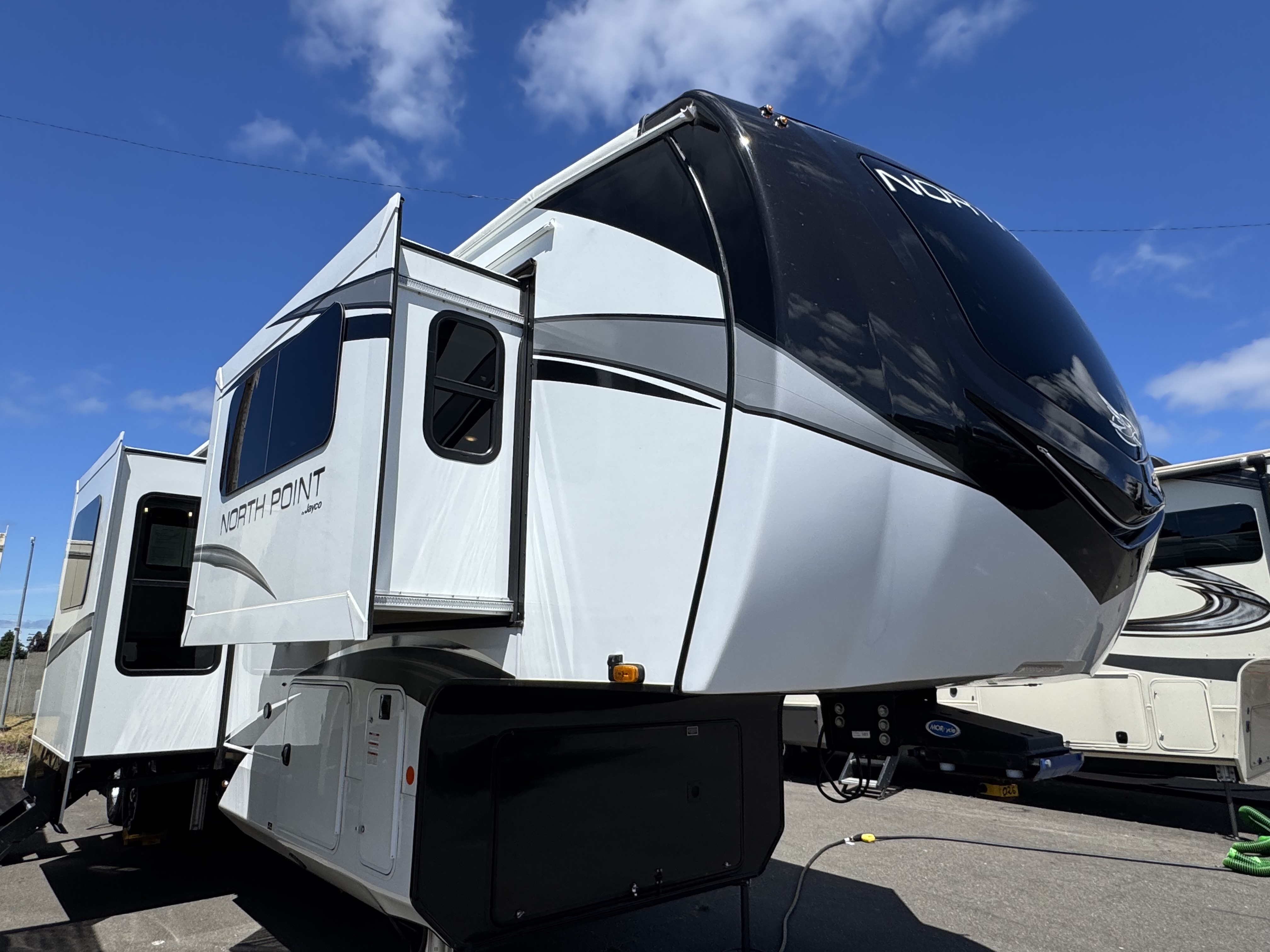 2022 Jayco North Point 382FLRB in vancouver WA