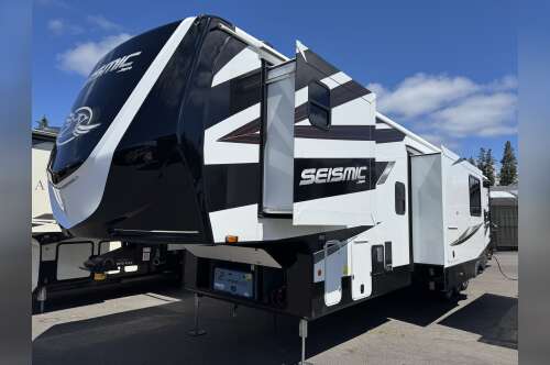 2025 Jayco SEISMIC 395 in vancouver WA