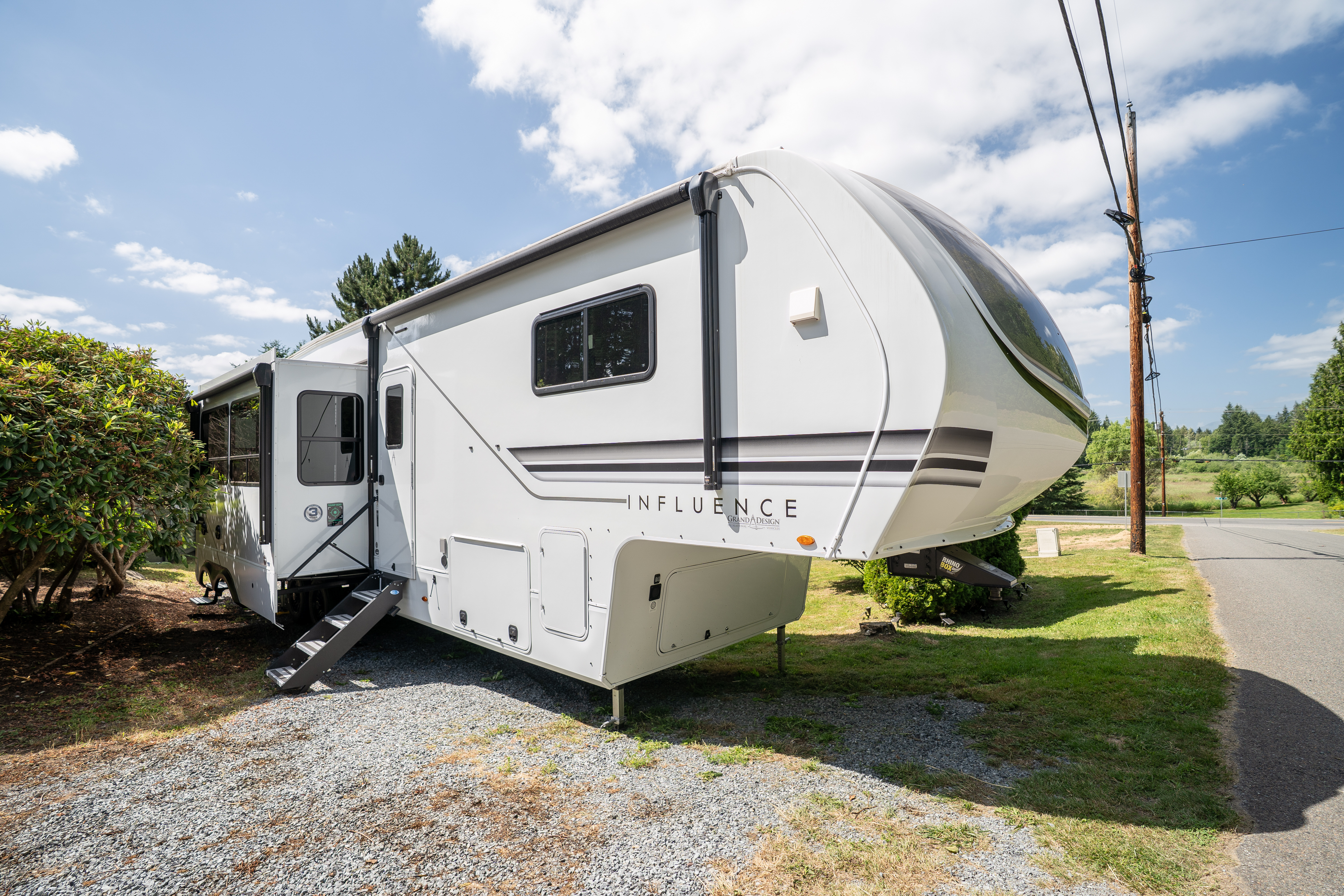 2024 Grand Design INFLUENCE 3704BH RV