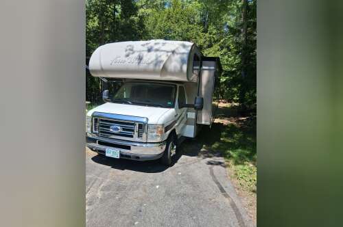 2015 Thor Motor Coach Four Winds 31L in rindge NH