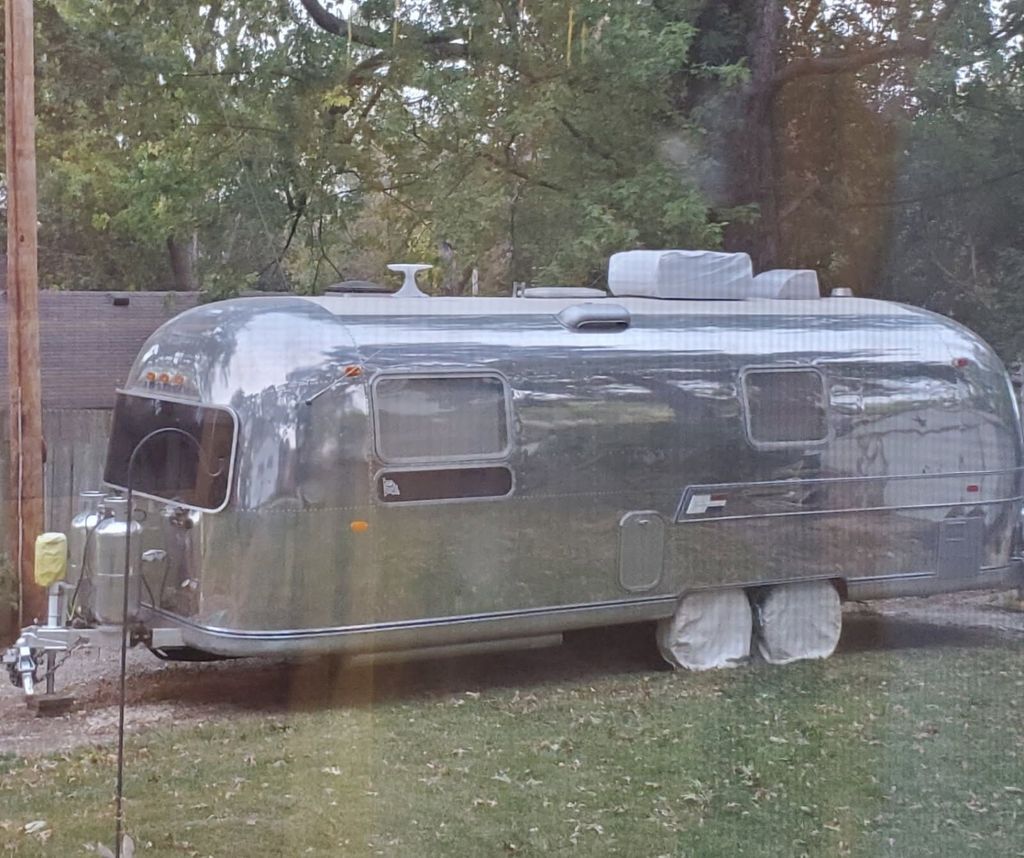1969 Airstream International Land Yacht Overlander-T and D in leawood KS