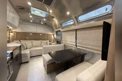 2024 Airstream Pottery Barn 28 RB TWIN in buda TX