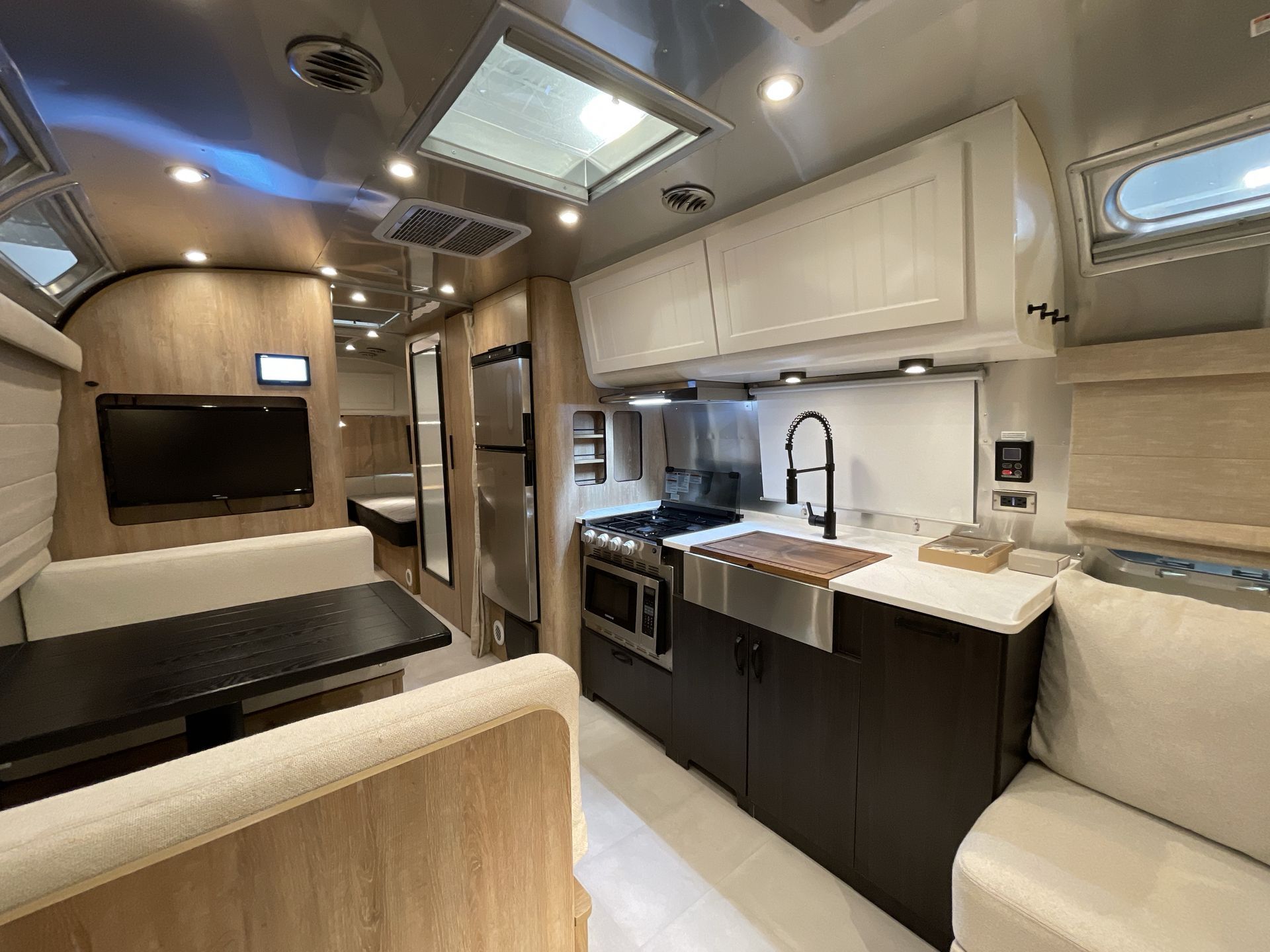 2024 Airstream Pottery Barn 28 RB TWIN in buda TX