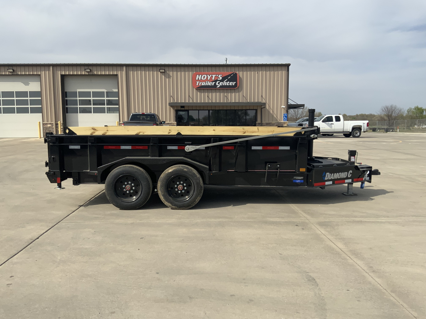 2025 Diamond C Trailers LPT 208 14 X 81 in Topeka, KS