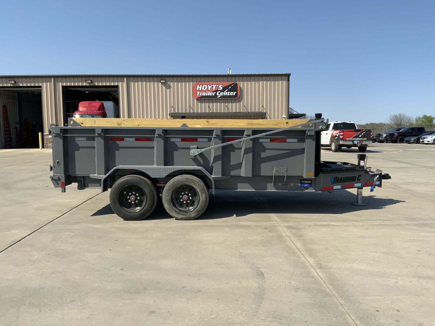 2025 Diamond C Trailers LPT 208 14 X 81 in Topeka, KS