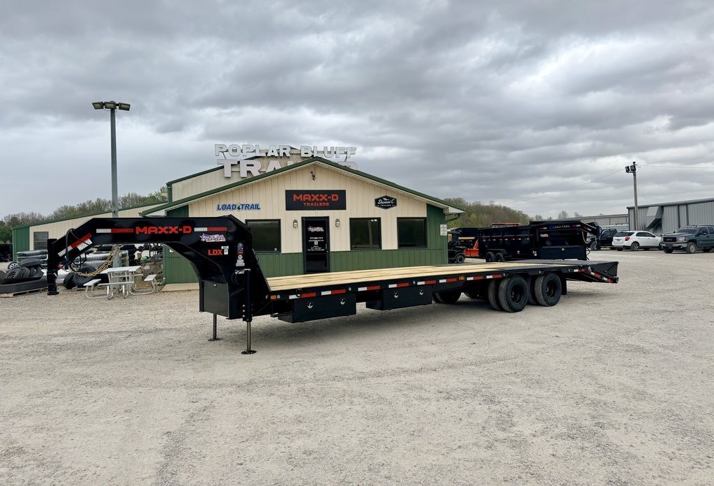 2026 Maxx-D Trailers LDX10232 32' x 102" 25.9k Gooseneck Flatbed-MAXX Ramps- in Poplar Bluff, MO