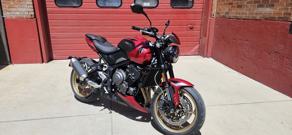 2026 Triumph Trident 800 Carnival red 800 in Denver, CO