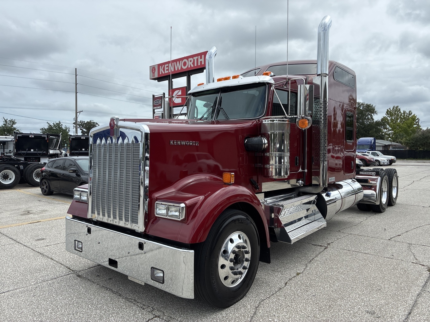 2027 Kenworth W900L in Tampa, FL
