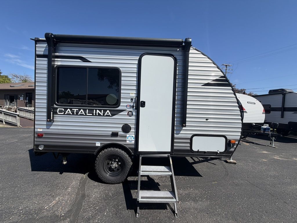 2025 Coachmen Catalina Summit Series 7 134RDX in mt pleasant MI