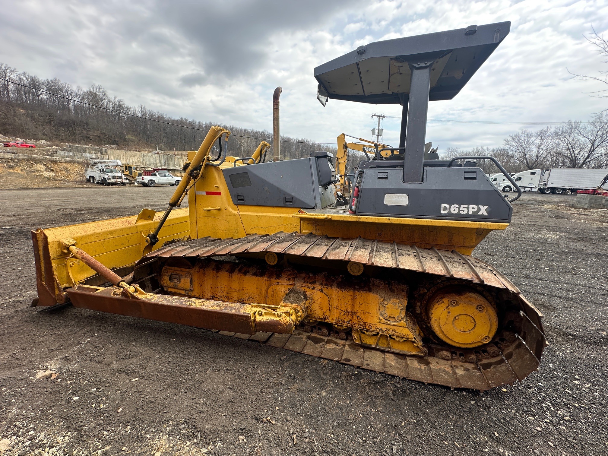 1992 KOMATSU D65PX-12 LGP in Asbury, NJ