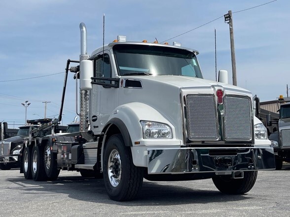 2025 KENWORTH T880 in Baltimore, MD