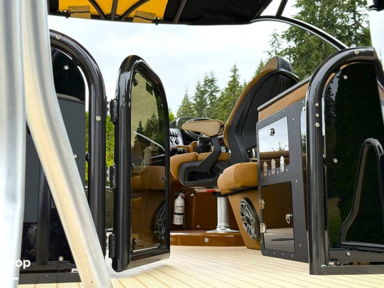 A photo of this 2027 Aloha Paradise 260 Arch Sport Tower