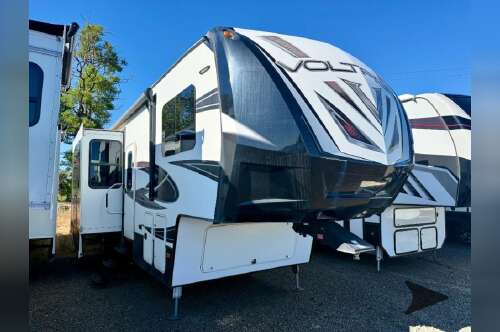 2017 Dutchmen Rv Voltage 3655 in junction city OR