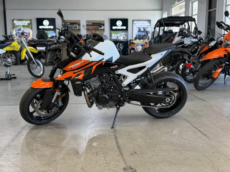 2027 KTM 990 DUKE