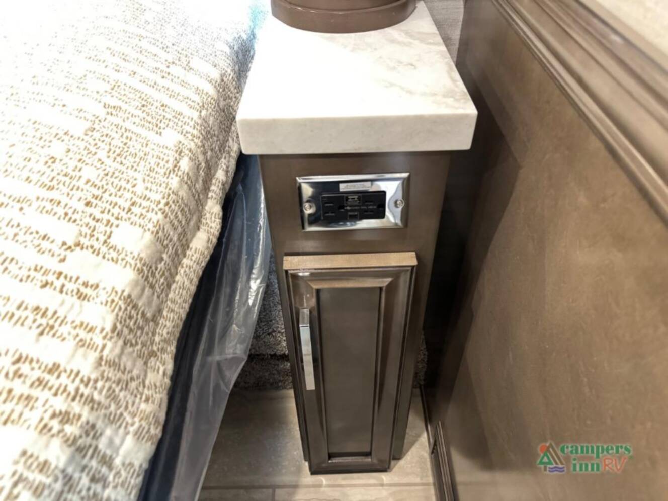 A photo of this 2025 Newmar Ventana 3809