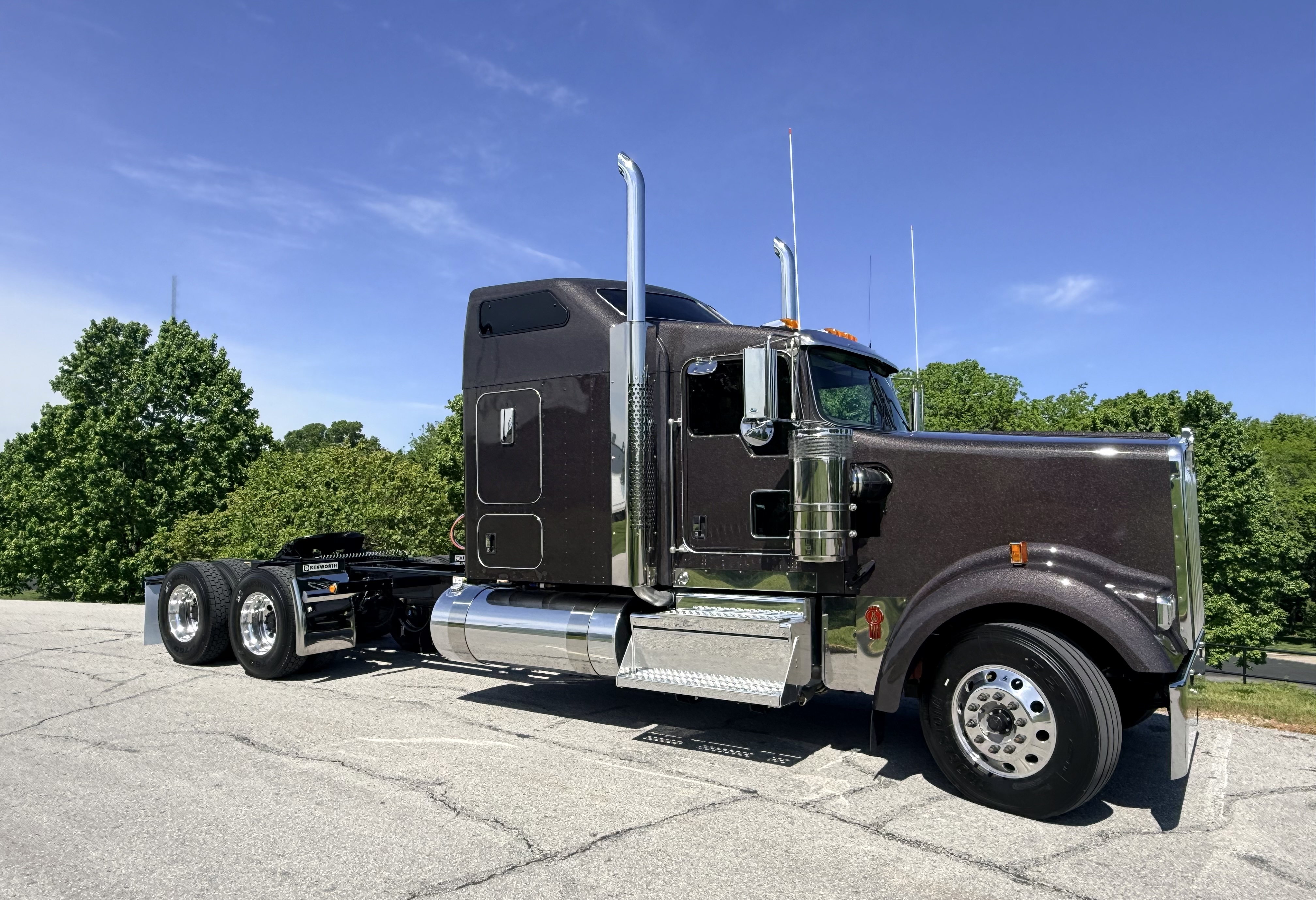 2027 KENWORTH W900L in Springfield, MO