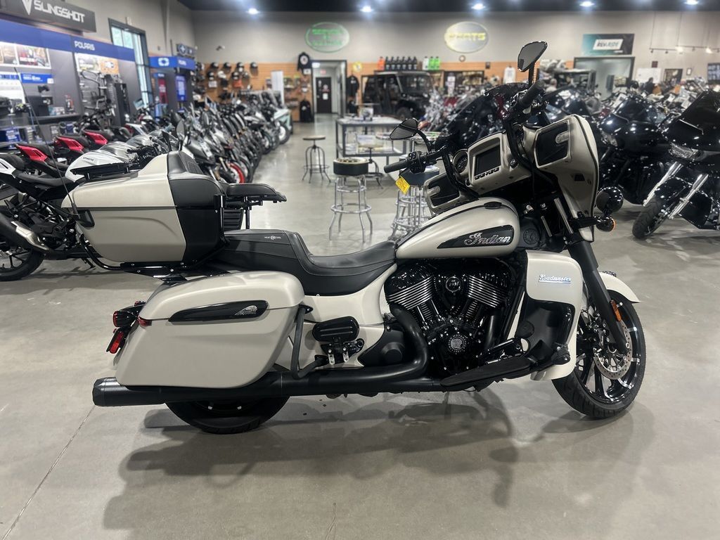 2023 Indian Motorcycle® Roadmaster® Dark Horse® Silver Quartz Smoke DARK HORSE in Fayetteville, NC