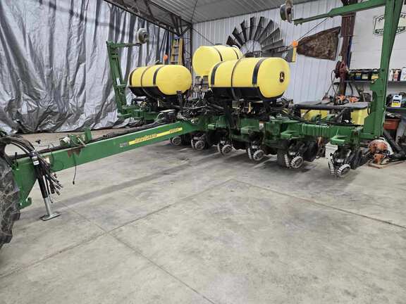 2003 John Deere 1760NT in Richwood, OH