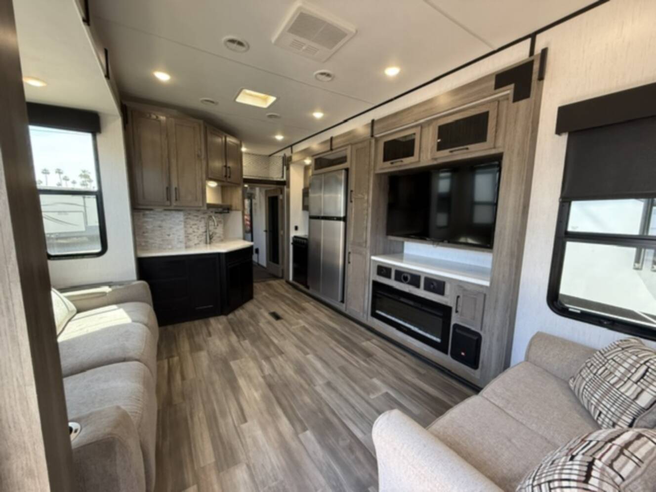 A photo of this 2022 Heartland Road Warrior RW 391